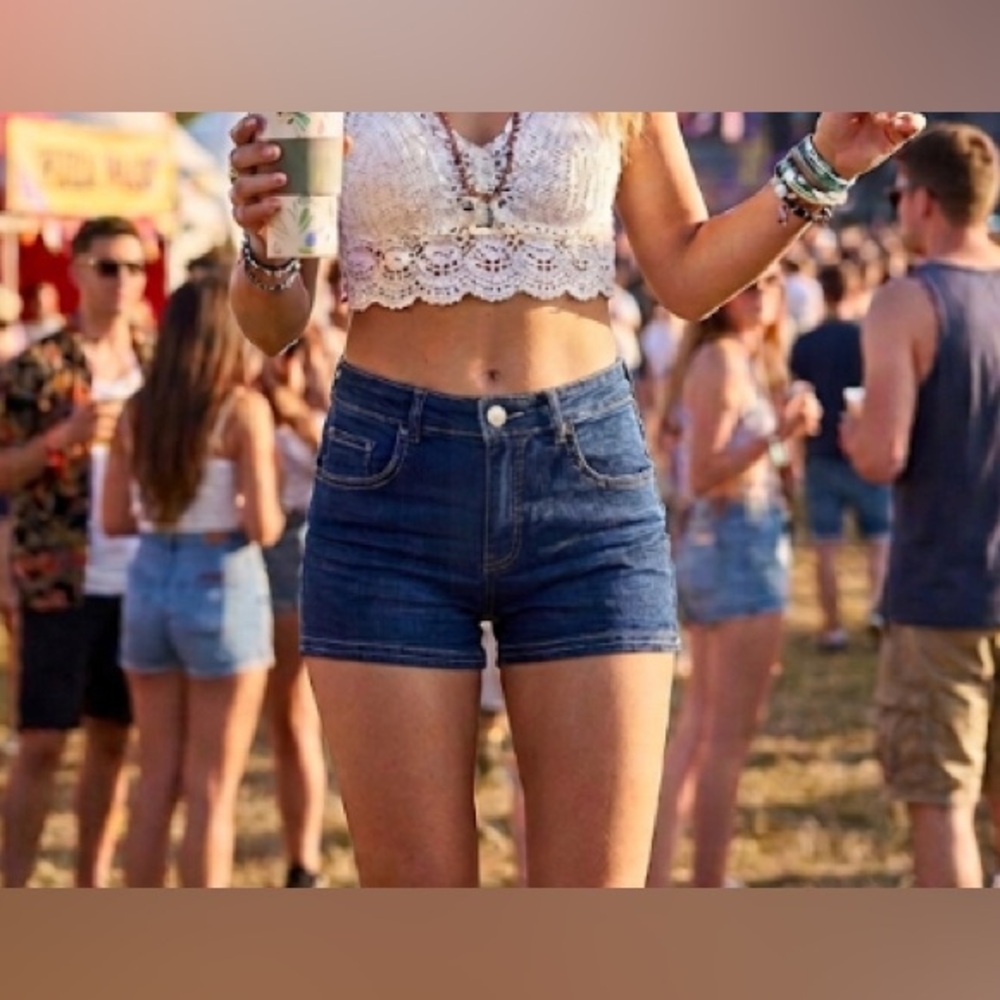 UK2LA | blue Jean shorts | size 7